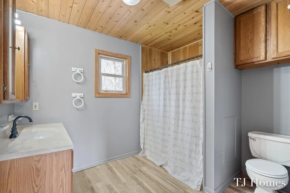 7628 Main Street Newaygo, MI 49337