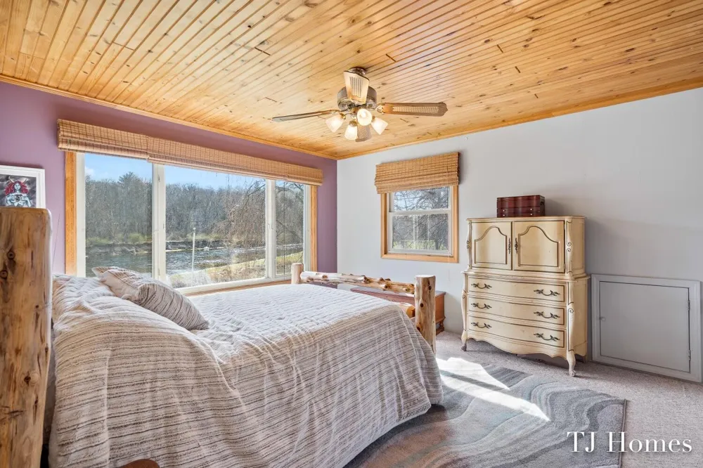7628 Main Street Newaygo, MI 49337