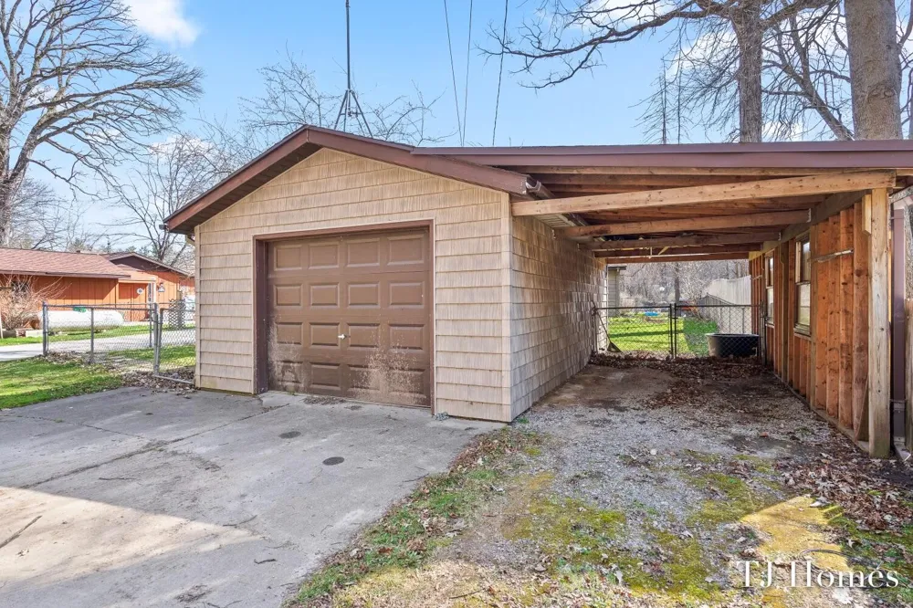 7628 Main Street Newaygo, MI 49337
