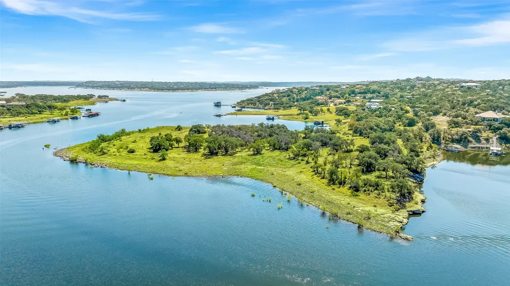 19813 Lakehurst Loop Spicewood, TX 78669