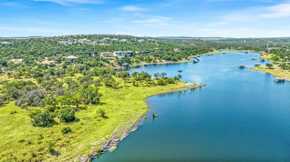 19813 Lakehurst Loop Spicewood, TX 78669
