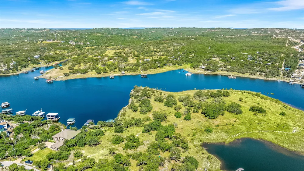 19813 Lakehurst Loop Spicewood, TX 78669