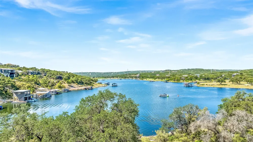 19813 Lakehurst Loop Spicewood, TX 78669