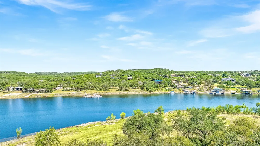 19813 Lakehurst Loop Spicewood, TX 78669