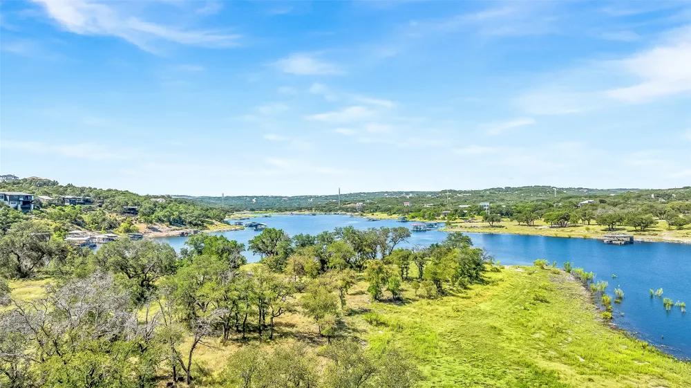 19813 Lakehurst Loop Spicewood, TX 78669