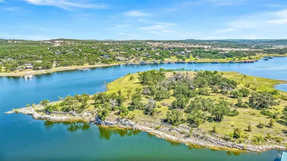 19813 Lakehurst Loop Spicewood, TX 78669