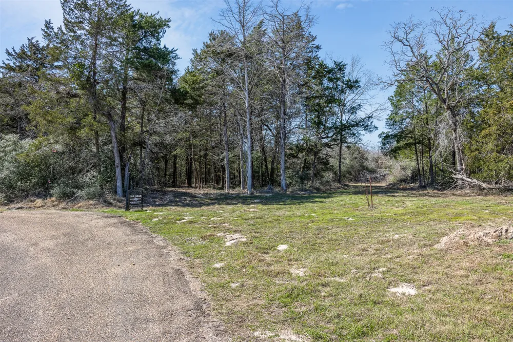 2 Pauline Lane Caldwell, TX 77836