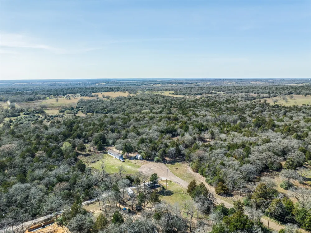 2 Pauline Lane Caldwell, TX 77836