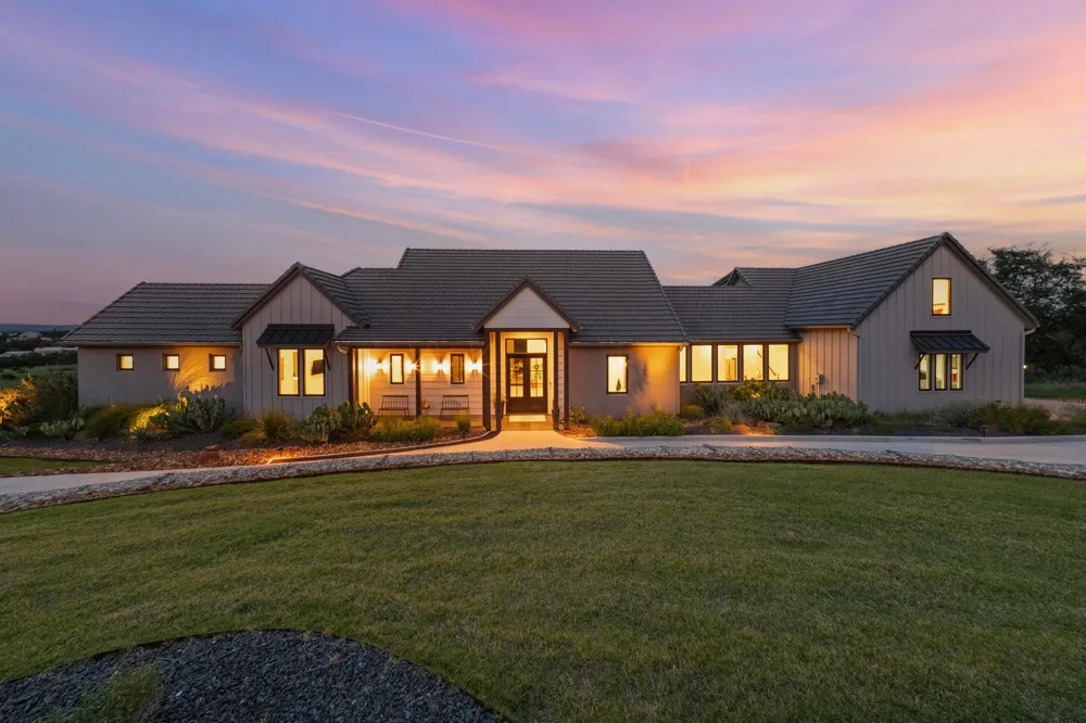 111 Rock N Robyn Trail Horseshoe Bay, TX 78657