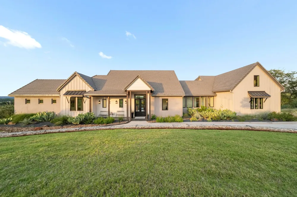 111 Rock N Robyn Trail Horseshoe Bay, TX 78657