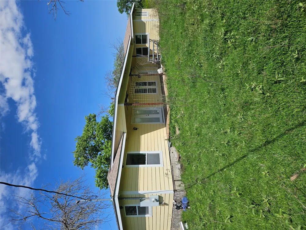 1988 CR 116 ROAD Rogers, TX 76569
