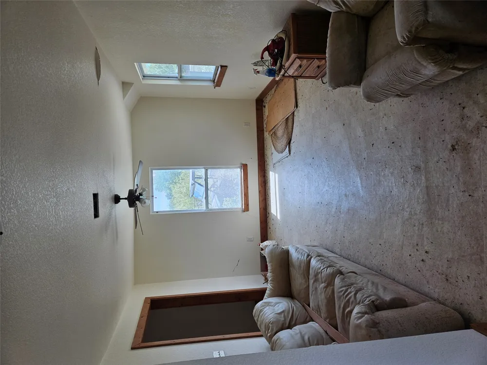 1988 CR 116 ROAD Rogers, TX 76569