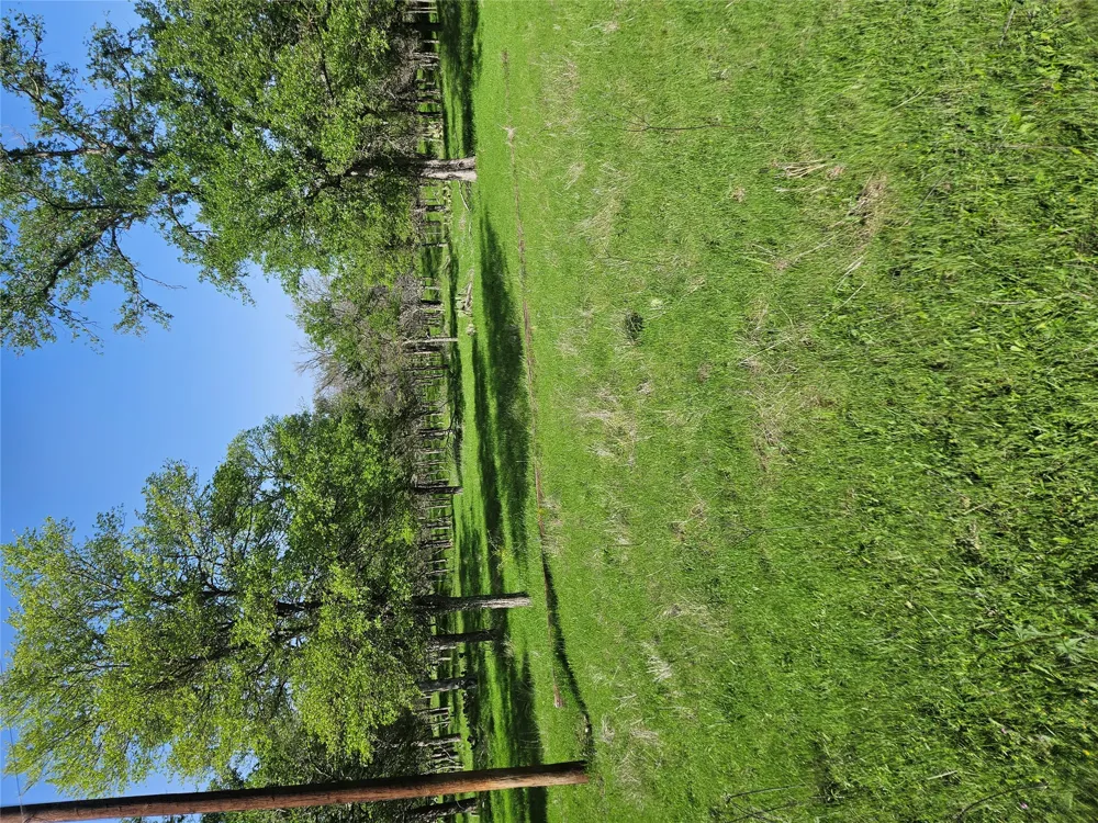 1988 CR 116 ROAD Rogers, TX 76569
