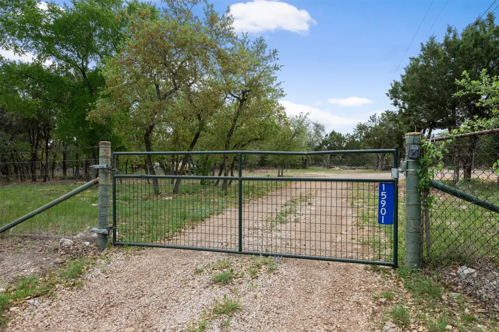 15901 Buddy Avenue Volente, TX 78641