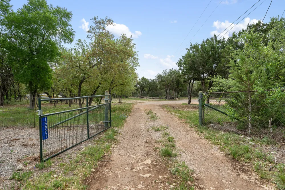 15901 Buddy Avenue Volente, TX 78641