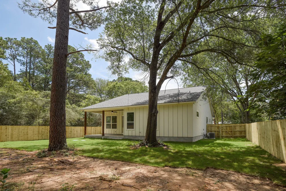 104 Pony Grass Lane Bastrop, TX 78602