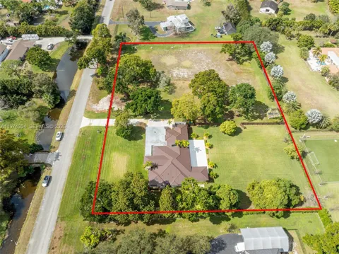 14401 W Palomino Dr