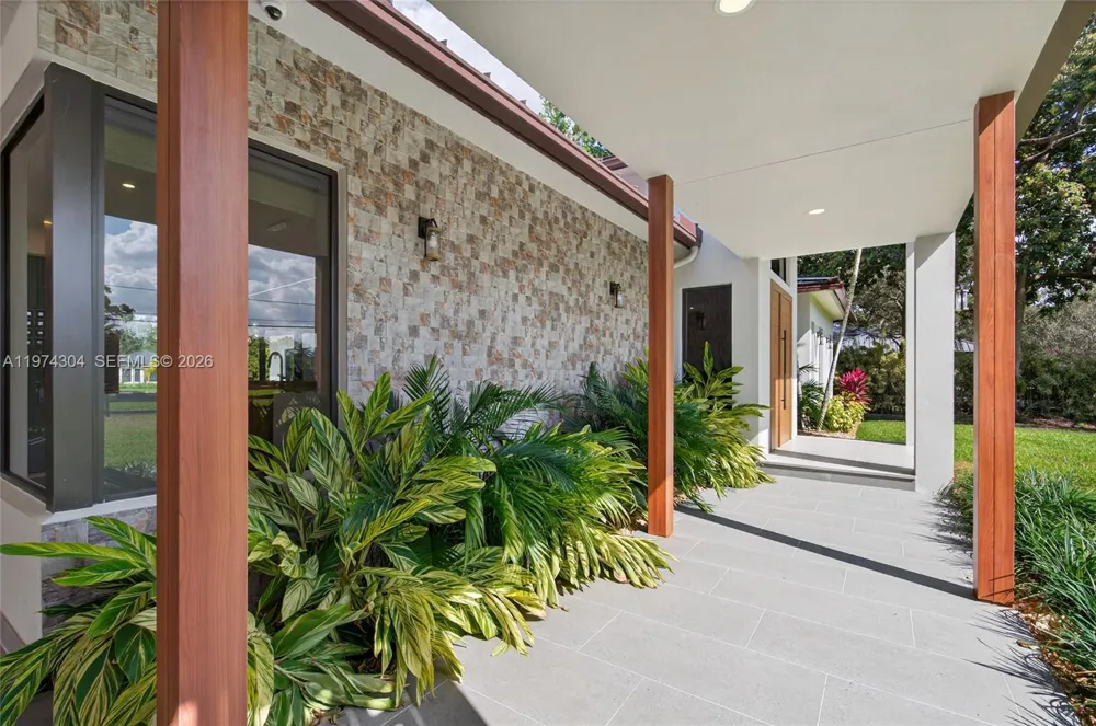 14401 W Palomino Dr Southwest Ranches, FL 33330