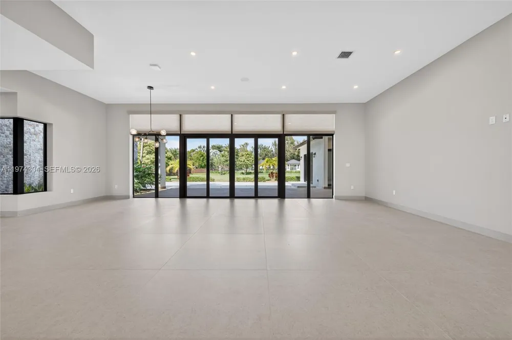 14401 W Palomino Dr Southwest Ranches, FL 33330