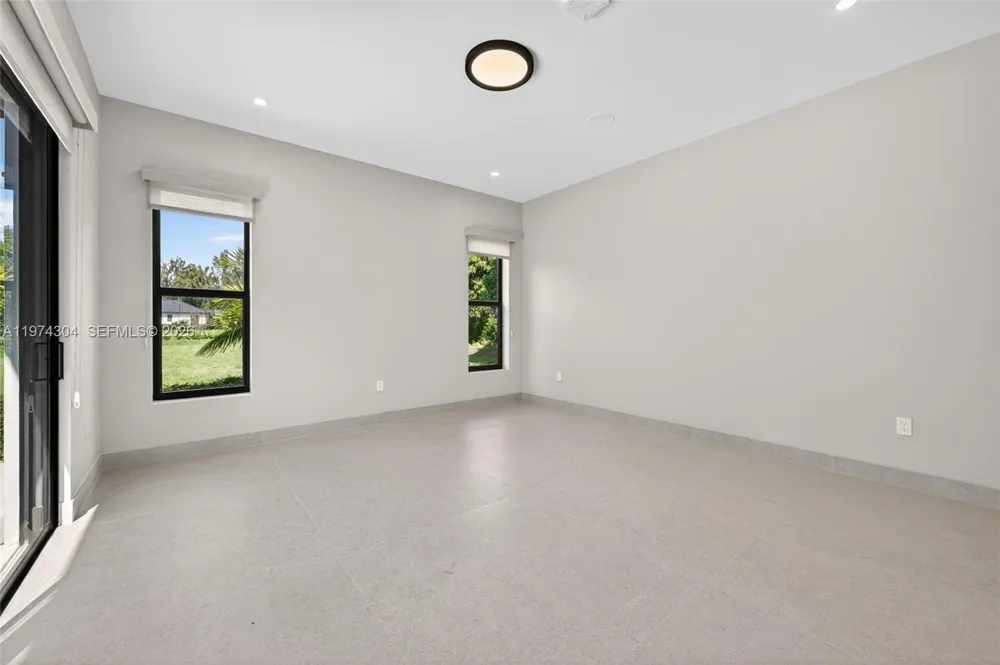 14401 W Palomino Dr Southwest Ranches, FL 33330
