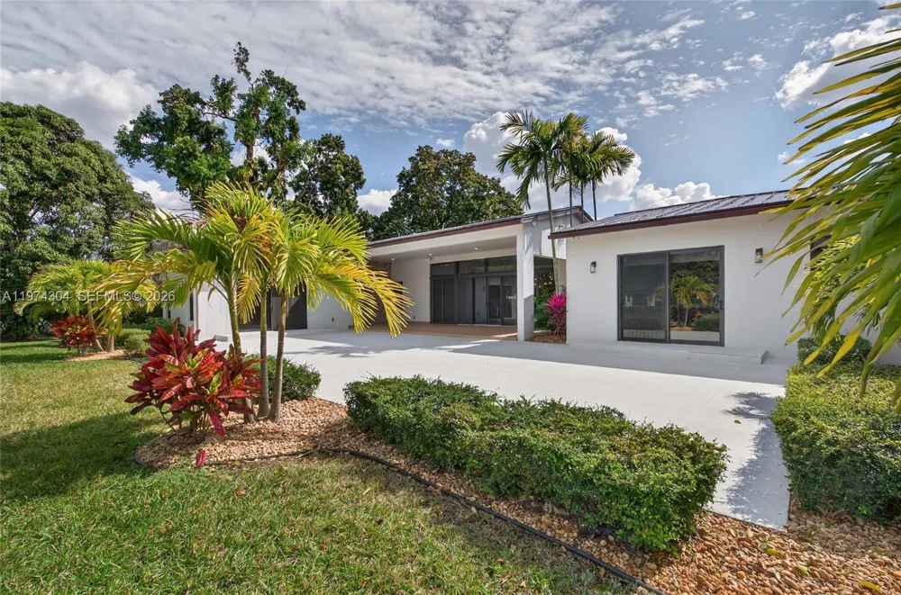 14401 W Palomino Dr Southwest Ranches, FL 33330