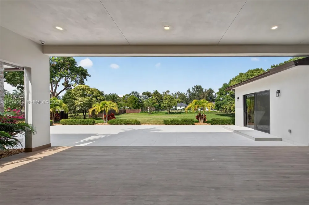 14401 W Palomino Dr Southwest Ranches, FL 33330