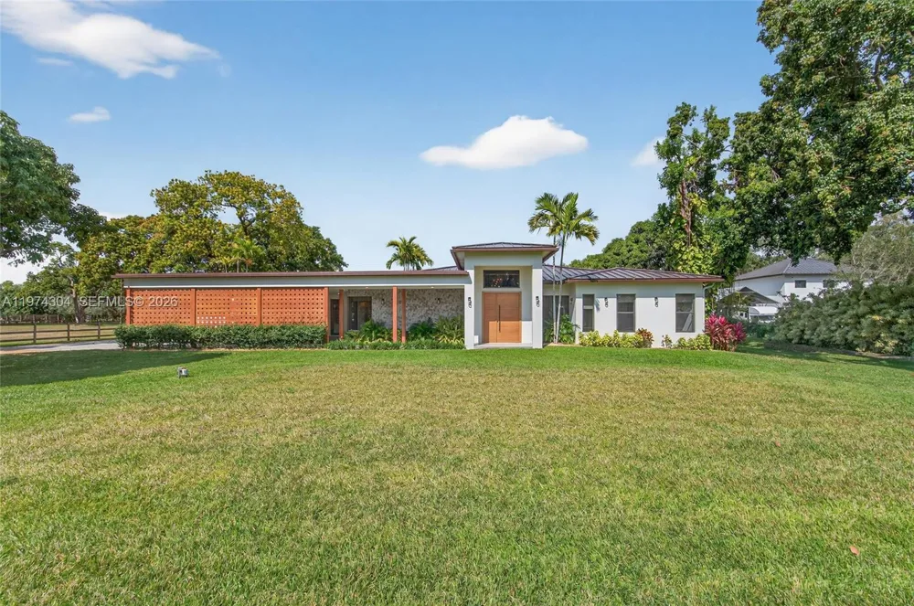 14401 W Palomino Dr Southwest Ranches, FL 33330