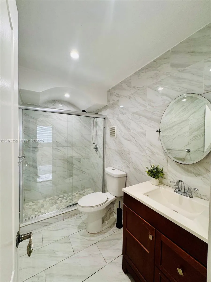 17255 SW 95th Ave #101 Palmetto Bay, FL 33157