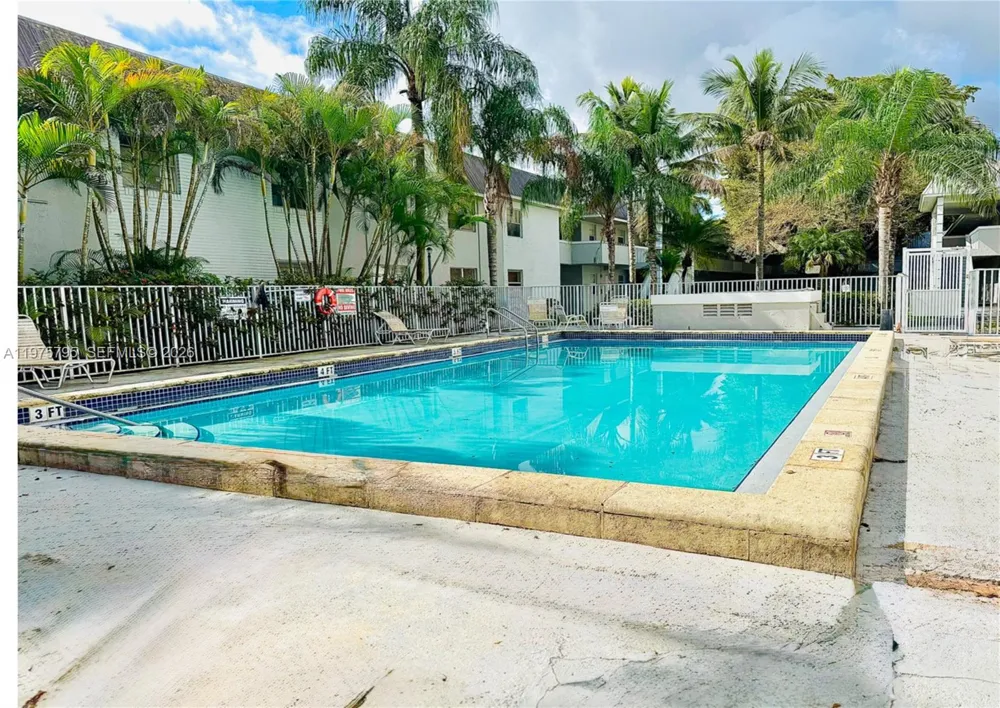 17255 SW 95th Ave #101 Palmetto Bay, FL 33157