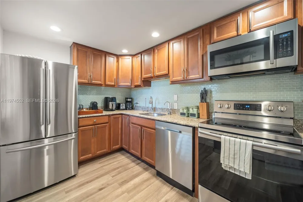 20500 W Country Club Dr #311 Aventura, FL 33180