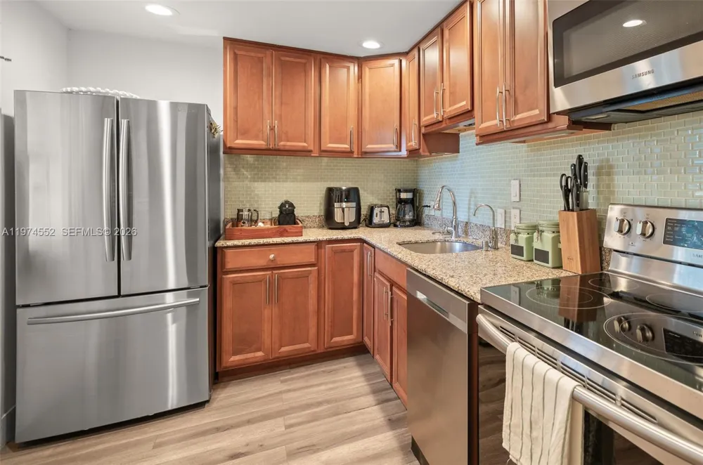 20500 W Country Club Dr #311 Aventura, FL 33180