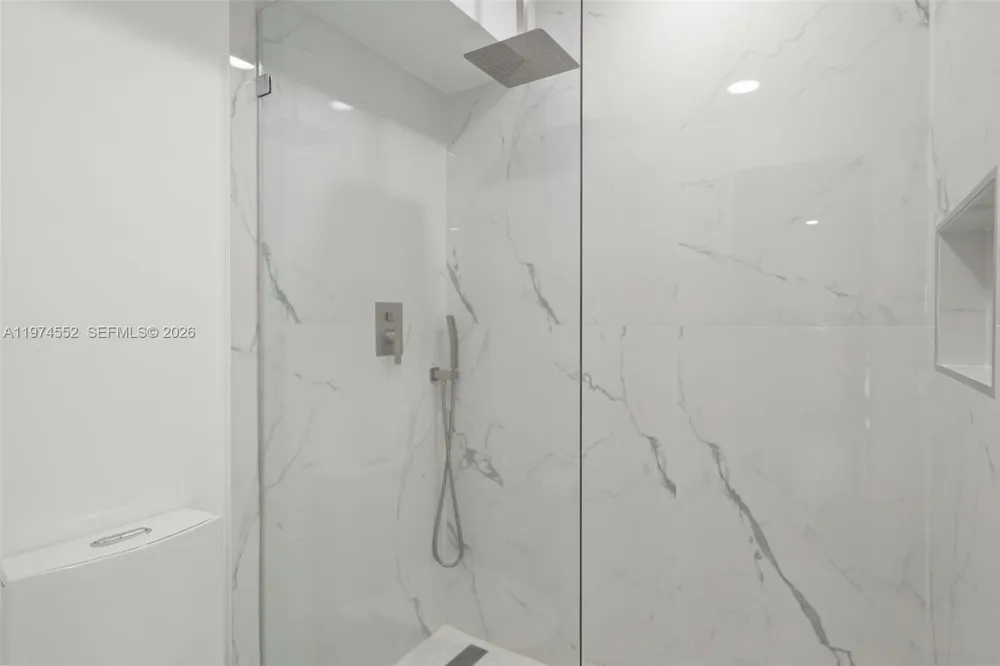 20500 W Country Club Dr #311 Aventura, FL 33180