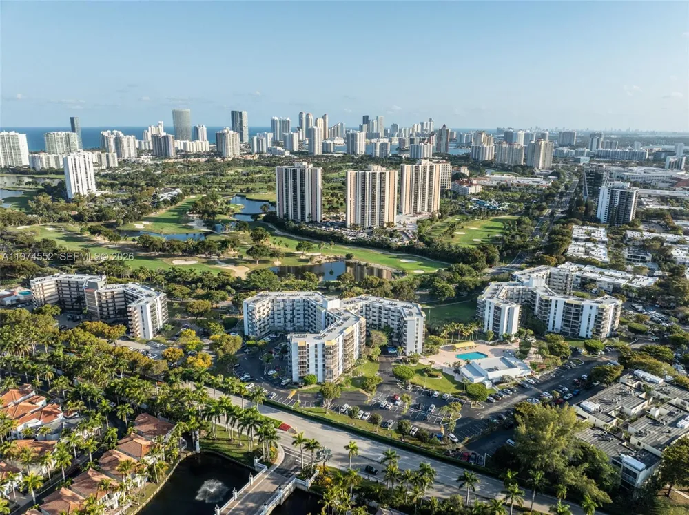 20500 W Country Club Dr #311 Aventura, FL 33180