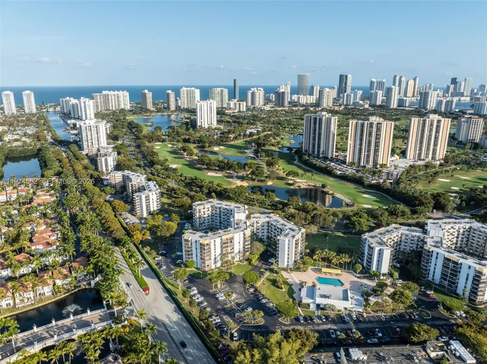20500 W Country Club Dr #311 Aventura, FL 33180