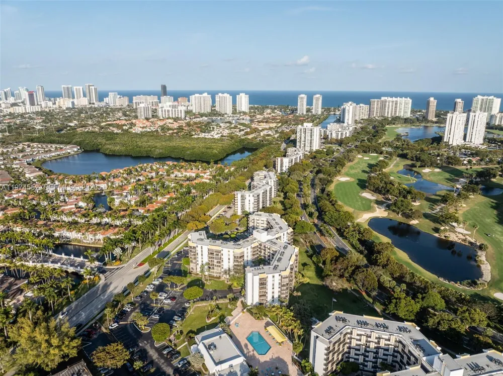 20500 W Country Club Dr #311 Aventura, FL 33180