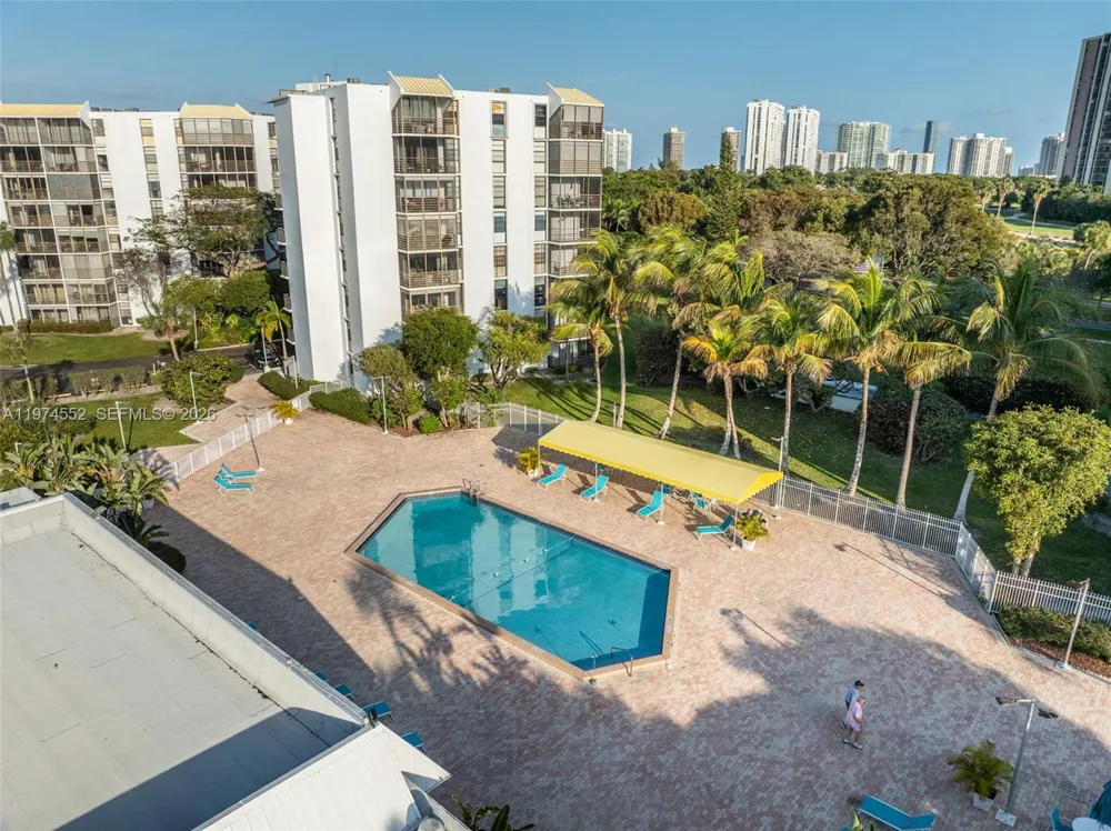 20500 W Country Club Dr #311 Aventura, FL 33180