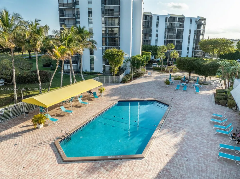 20500 W Country Club Dr #311 Aventura, FL 33180