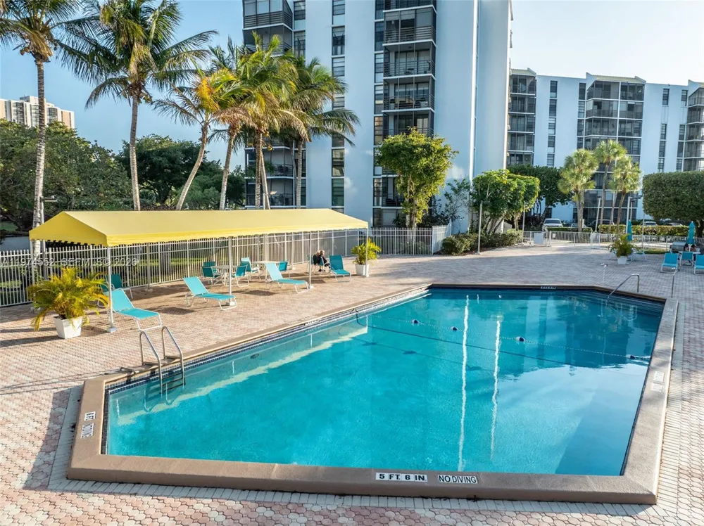 20500 W Country Club Dr #311 Aventura, FL 33180