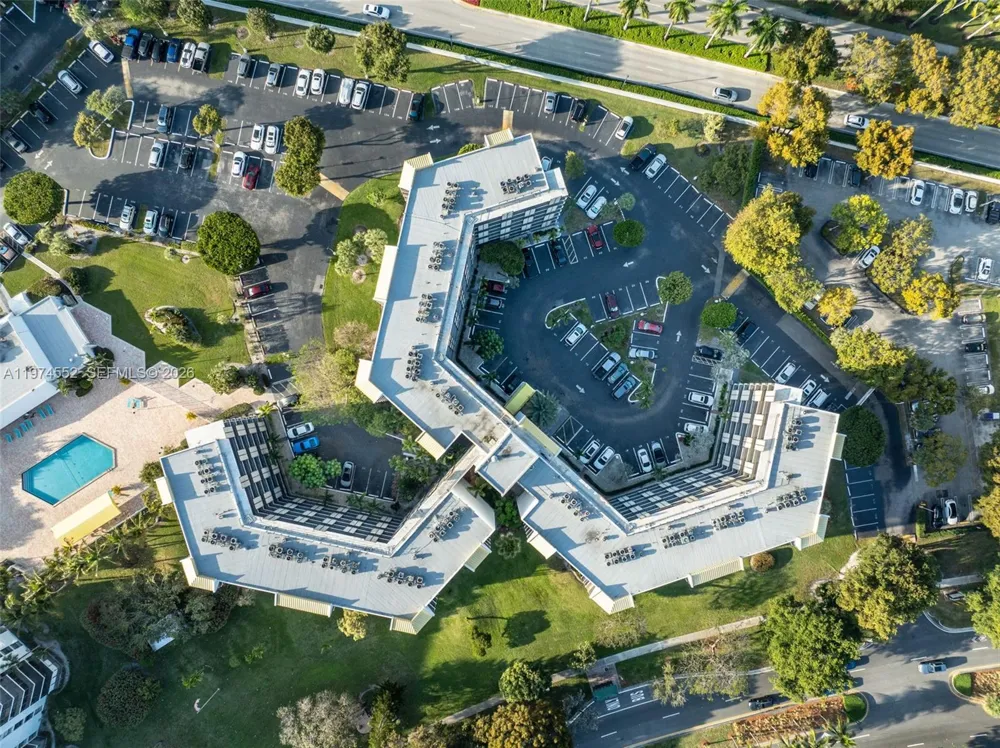 20500 W Country Club Dr #311 Aventura, FL 33180