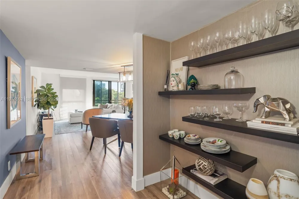 20500 W Country Club Dr #311 Aventura, FL 33180