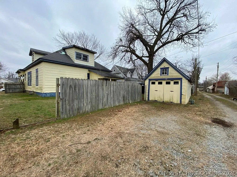4 E STREET SW Miami, OK 74354