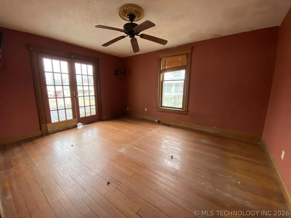 4 E STREET SW Miami, OK 74354
