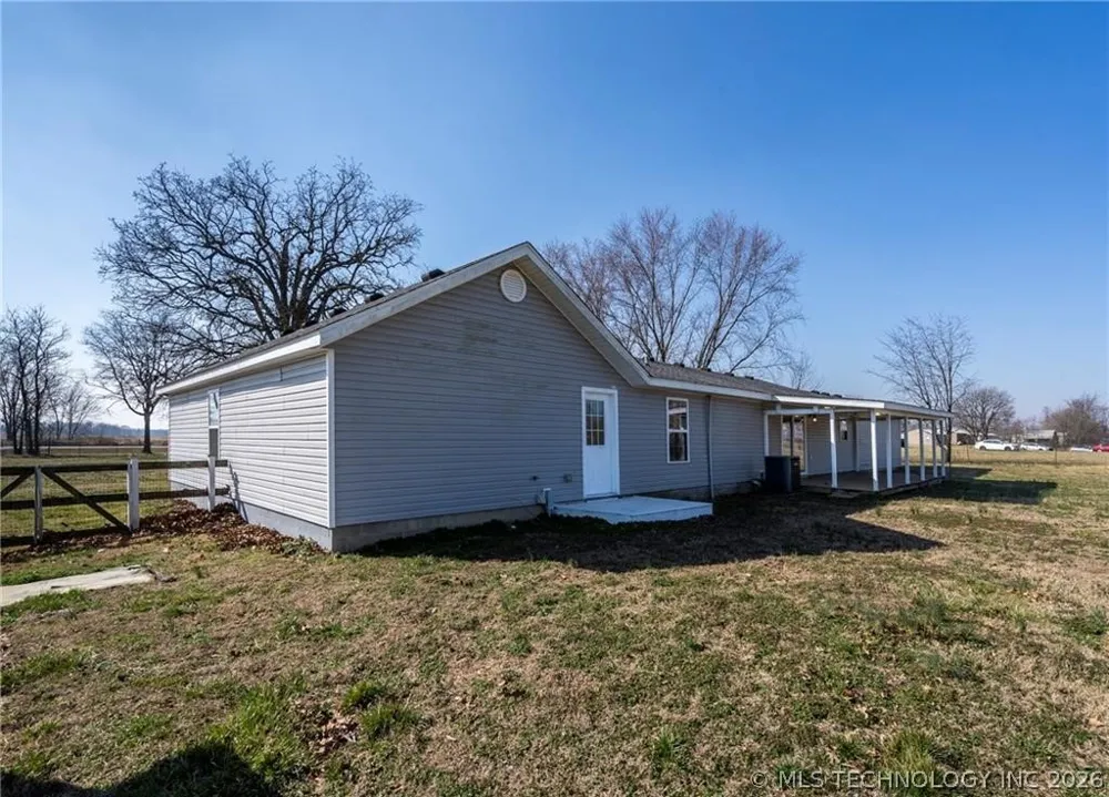23586 116 Highway Colcord, OK 74338