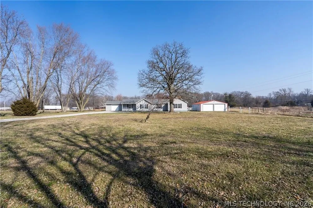 23586 116 Highway Colcord, OK 74338