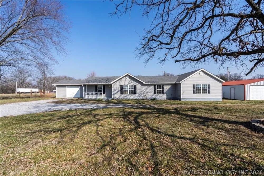 23586 116 Highway Colcord, OK 74338
