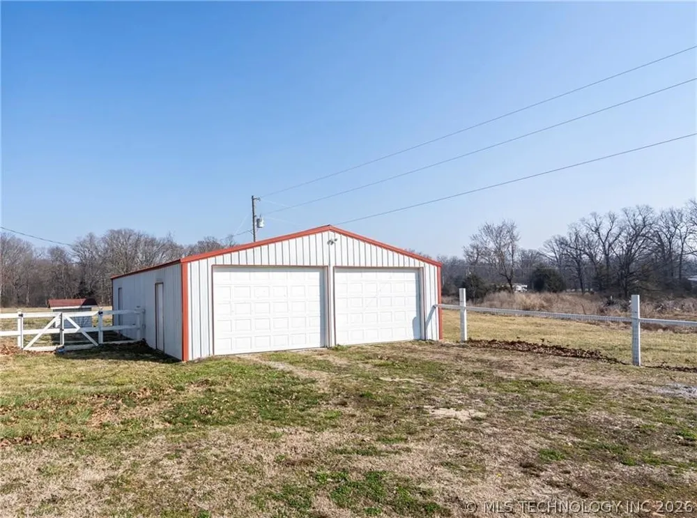 23586 116 Highway Colcord, OK 74338
