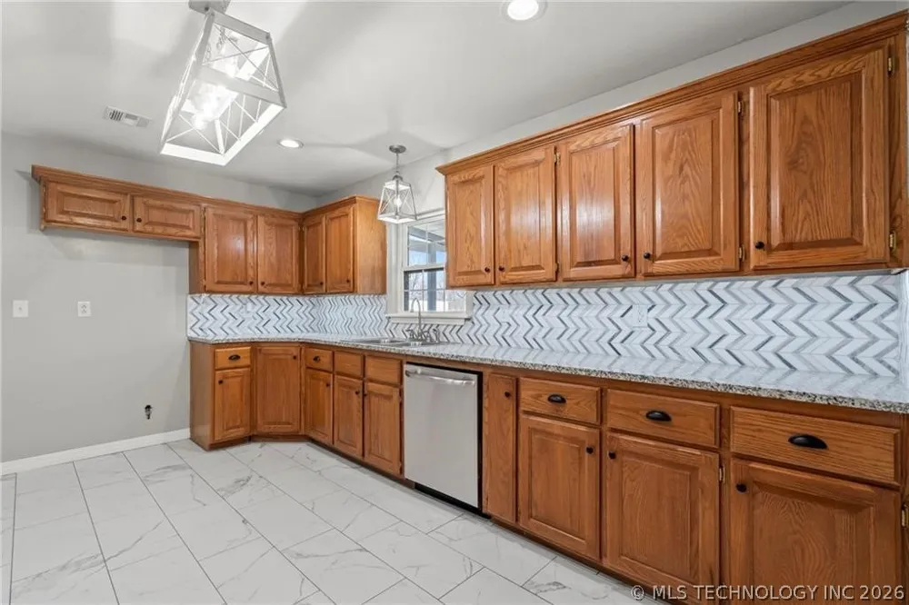 23586 116 Highway Colcord, OK 74338