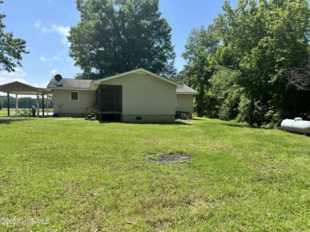 165 Shaw Road Wallace, NC 28466