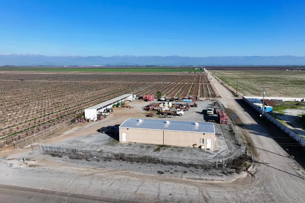 8000 Road 208 Terra Bella, CA 93270