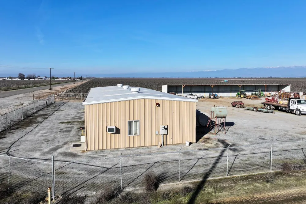8000 Road 208 Terra Bella, CA 93270